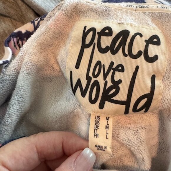 Gorgeous Sweatshirt by Peace World Love Size Medium - Picture 2 of 5